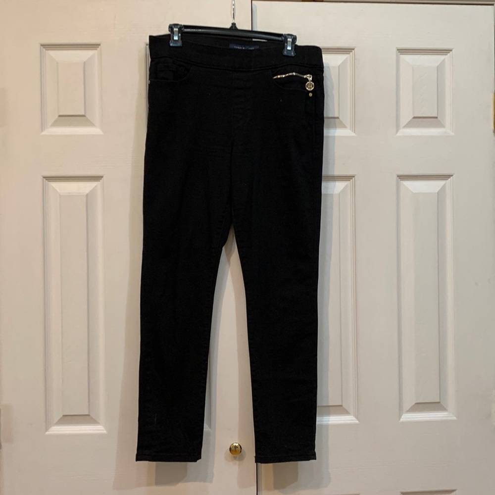 Tommy Hilfiger black pull on skinny jeans. Size 10. Excellent condition.